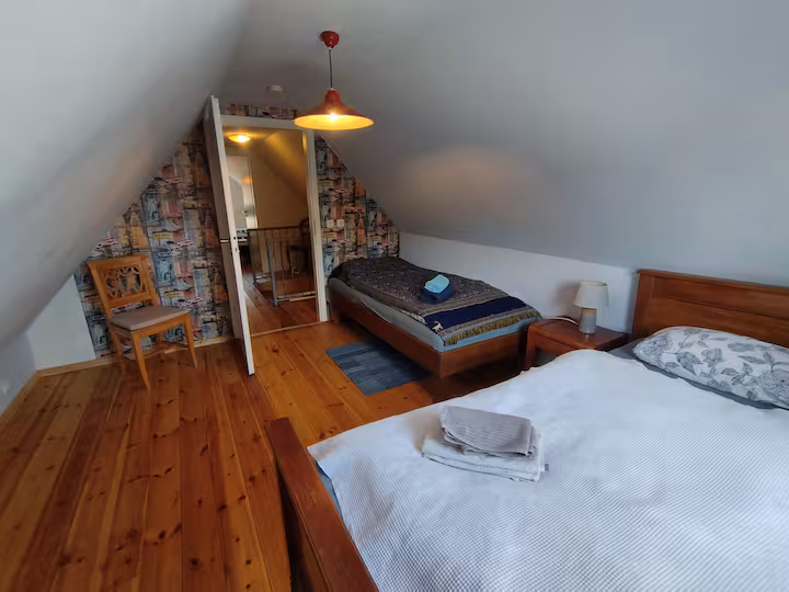 Schlafzimmer 1 mit zwei Einzelbetten