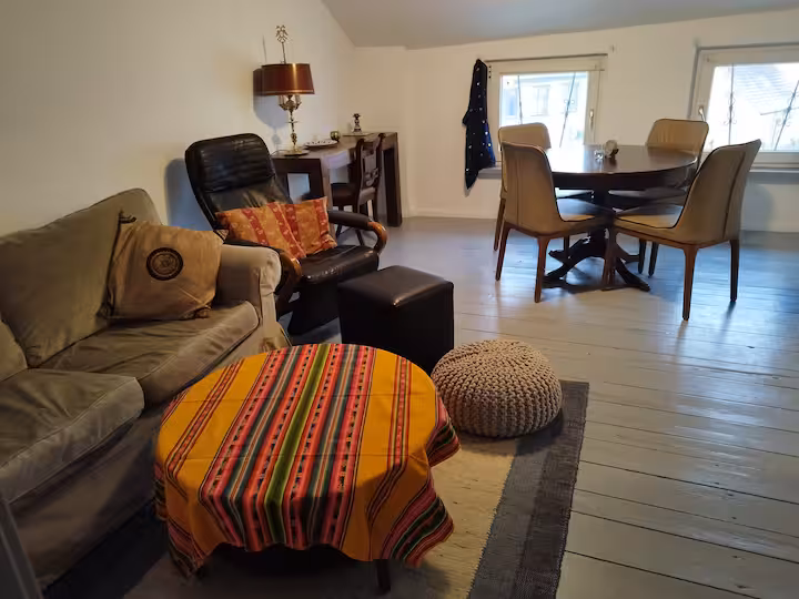 Gemütliches Wohnzimmer der Ferienwohnung